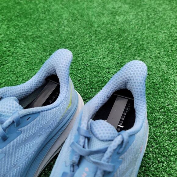 Hoka One One Clifton 9 - Women's running shoes - Size 9B - Picture 6 of 11